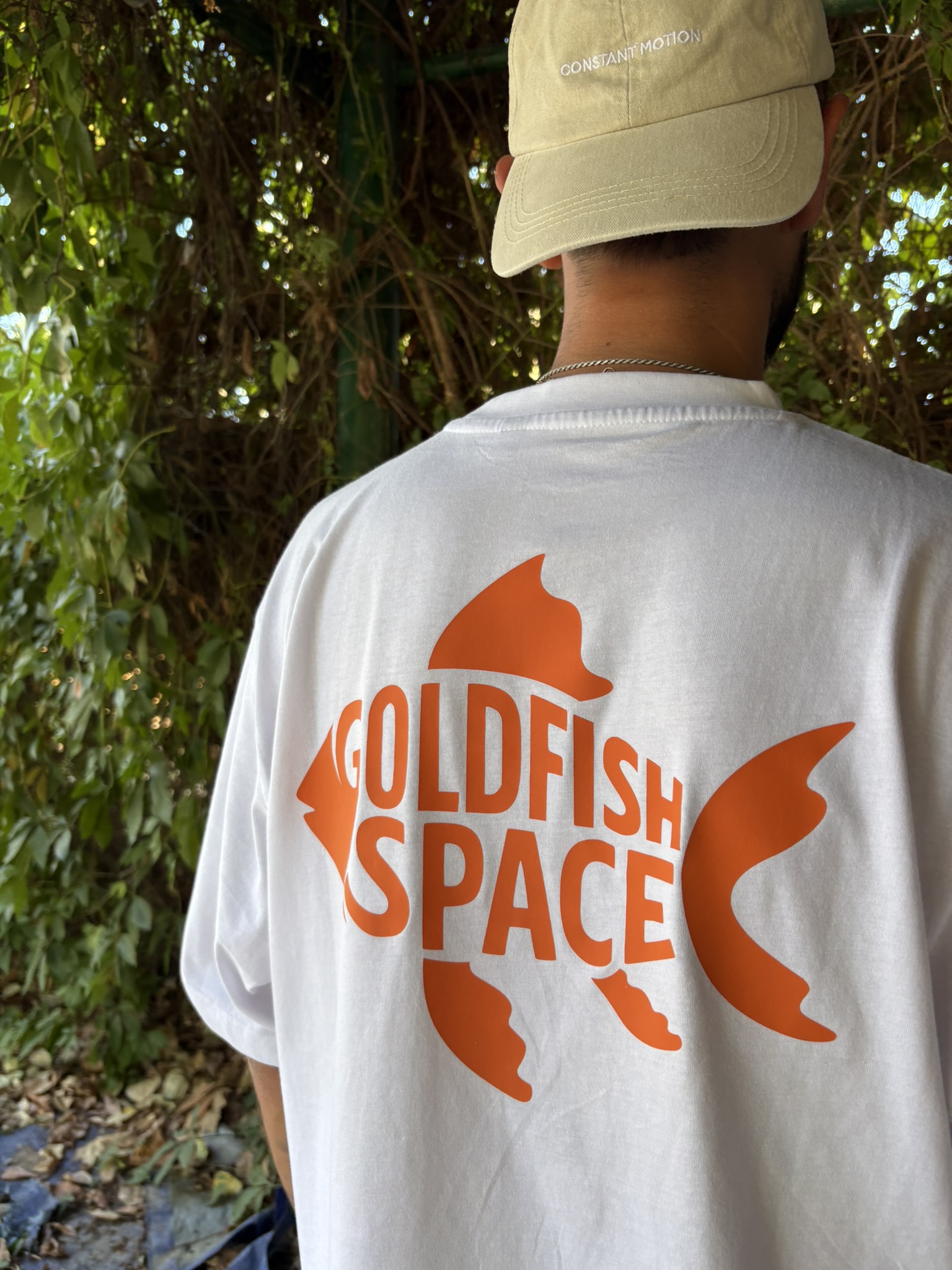 Camiseta Goldfish space "01"