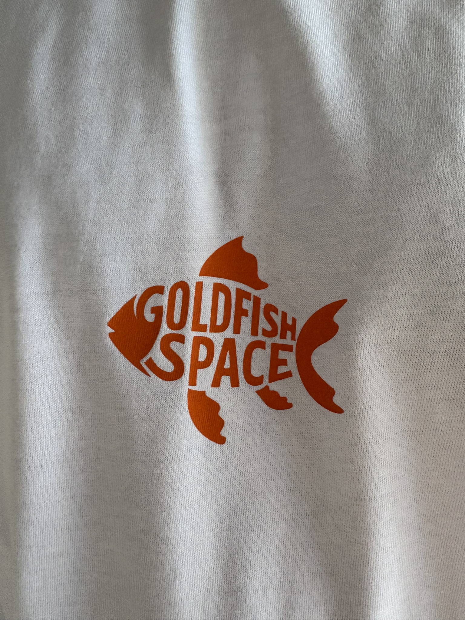 Camiseta Goldfish space "01"